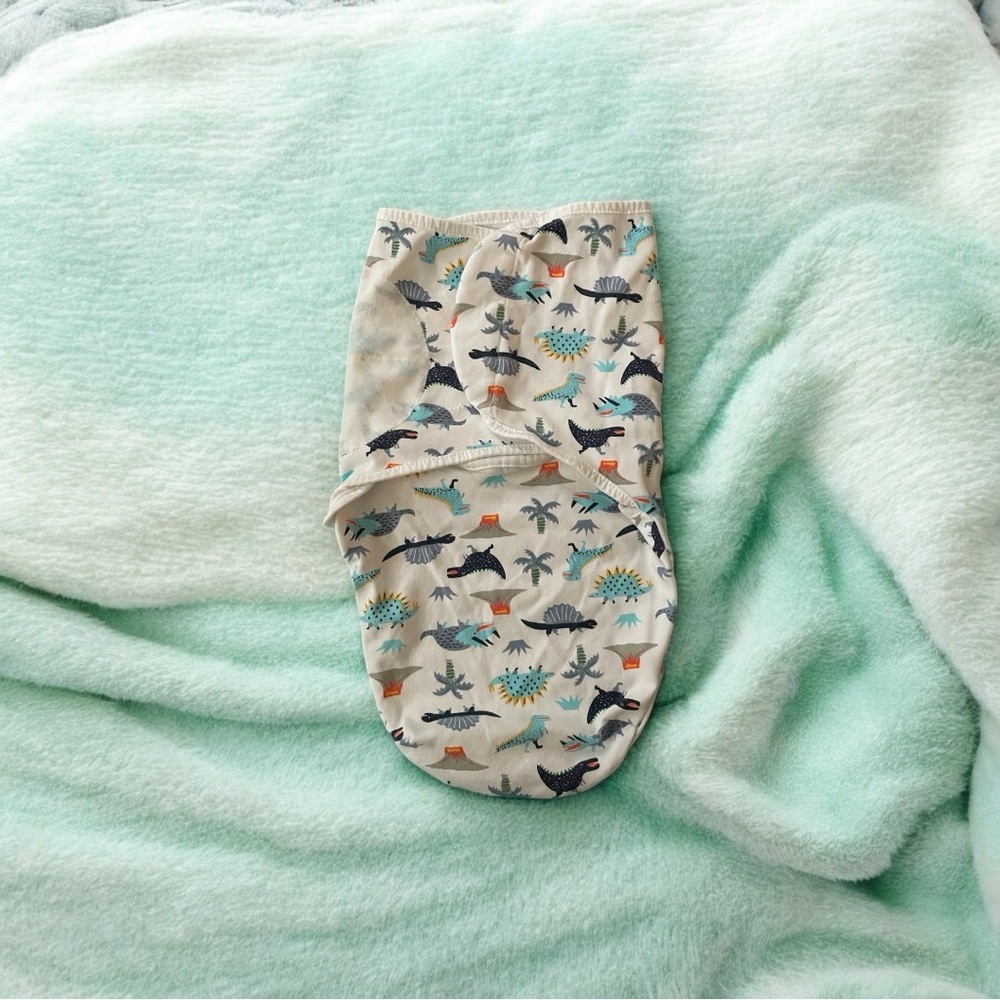 Bubble Bear Dinosaur Print Baby Infant Velcro Swaddle Blanket S/M (7-14lbs) 0-3M
